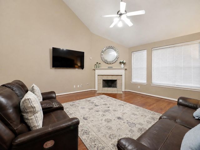 1752 Silver Bend Drive, Dickinson, TX 77539