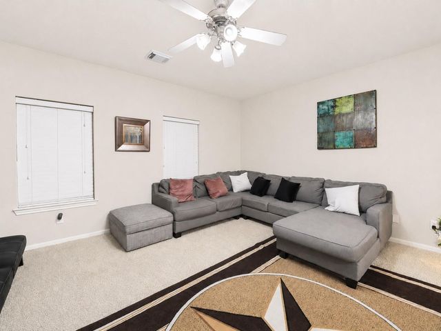 1752 Silver Bend Drive, Dickinson, TX 77539
