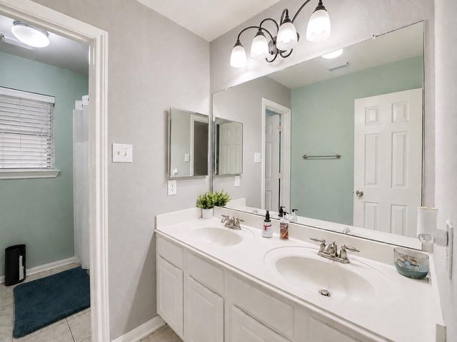 1752 Silver Bend Drive, Dickinson, TX 77539