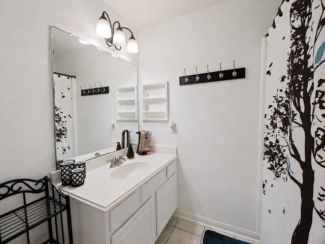 1752 Silver Bend Drive, Dickinson, TX 77539