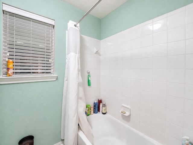 1752 Silver Bend Drive, Dickinson, TX 77539