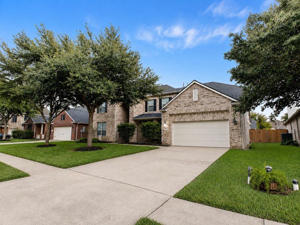 1752 Silver Bend Drive, Dickinson, TX 77539