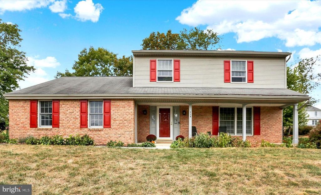 715 ROCKFORD DR, Harrisburg, PA 17112