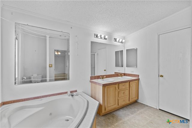 1189 Vivroux Ranch Road, Seguin, TX 78155