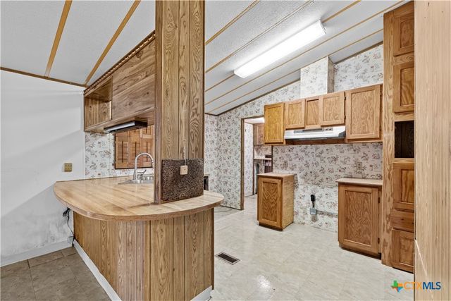 1189 Vivroux Ranch Road, Seguin, TX 78155