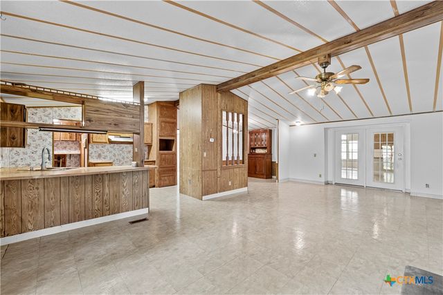 1189 Vivroux Ranch Road, Seguin, TX 78155