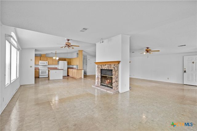 1189 Vivroux Ranch Road, Seguin, TX 78155