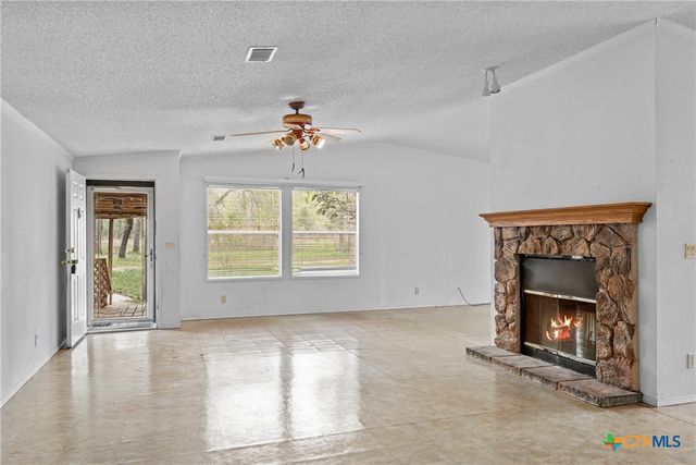 1189 Vivroux Ranch Road, Seguin, TX 78155