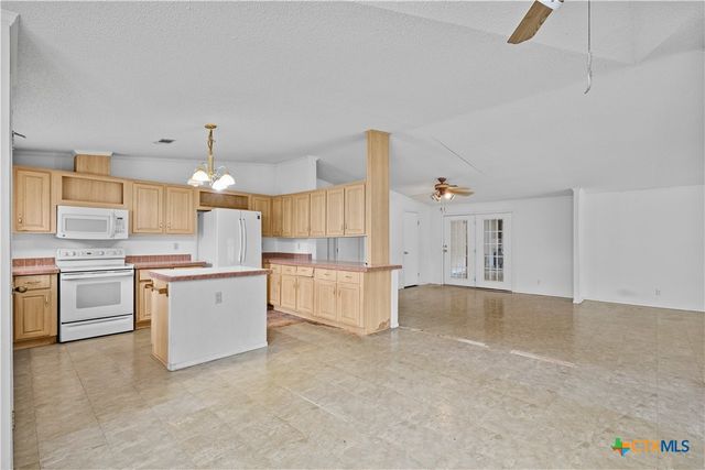 1189 Vivroux Ranch Road, Seguin, TX 78155