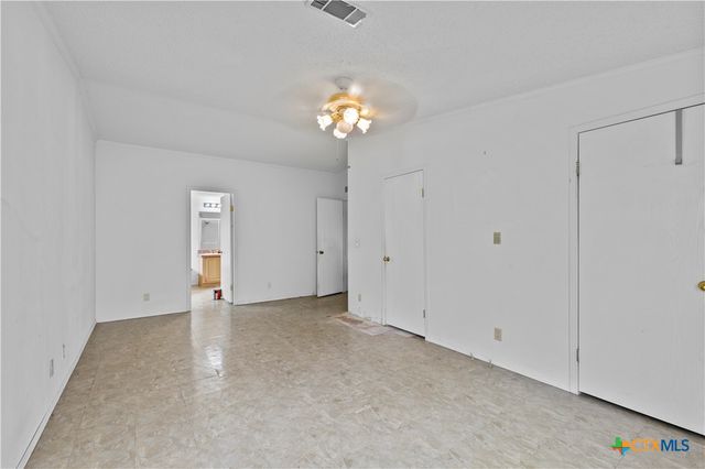 1189 Vivroux Ranch Road, Seguin, TX 78155