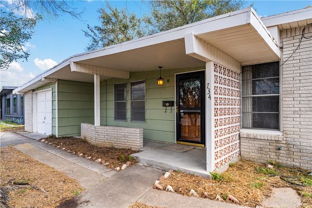 734 Santa Elena Dr, Kingsville, TX 78363