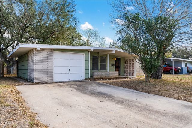 734 Santa Elena Dr, Kingsville, TX 78363