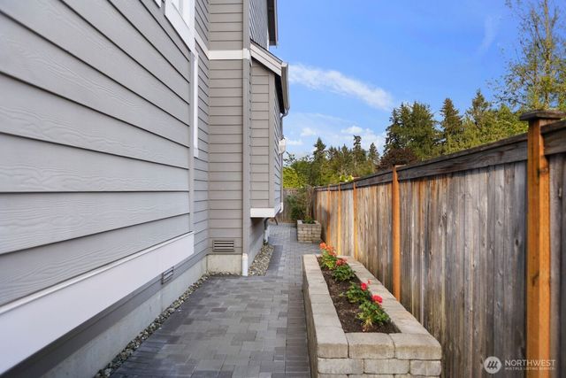 11500 174th Avenue NE, Redmond, WA 98052