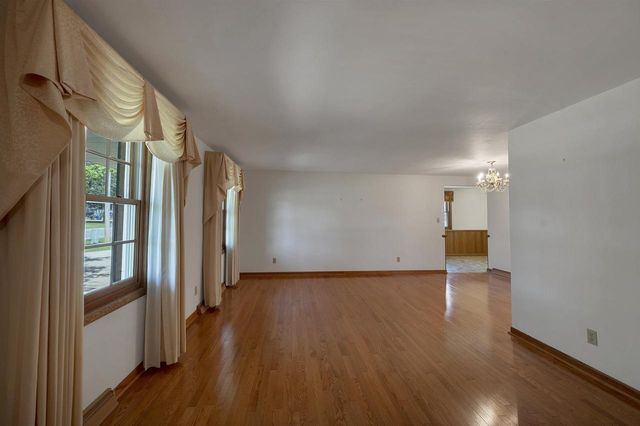 2657 PIONEER DRIVE, Green Bay, WI 54313