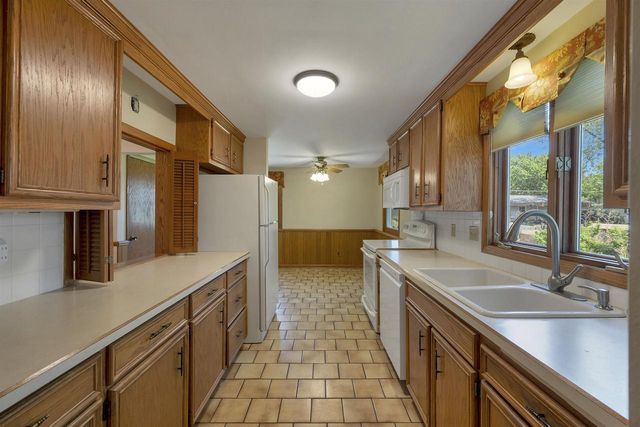 2657 PIONEER DRIVE, Green Bay, WI 54313