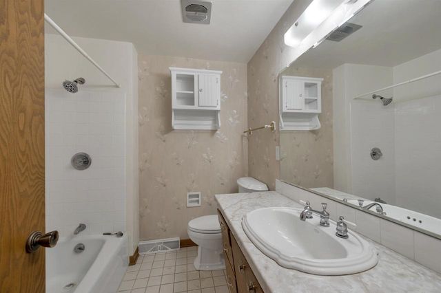 2657 PIONEER DRIVE, Green Bay, WI 54313