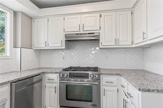 708 Autumn Drive, Belton, MO 64012