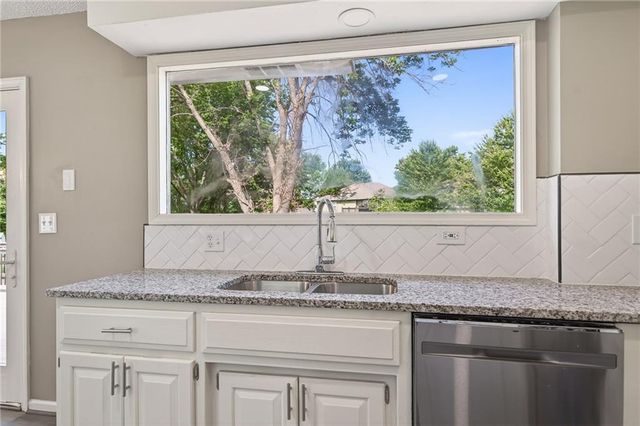 708 Autumn Drive, Belton, MO 64012