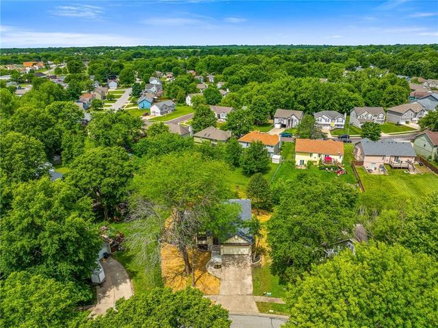 708 Autumn Drive, Belton, MO 64012