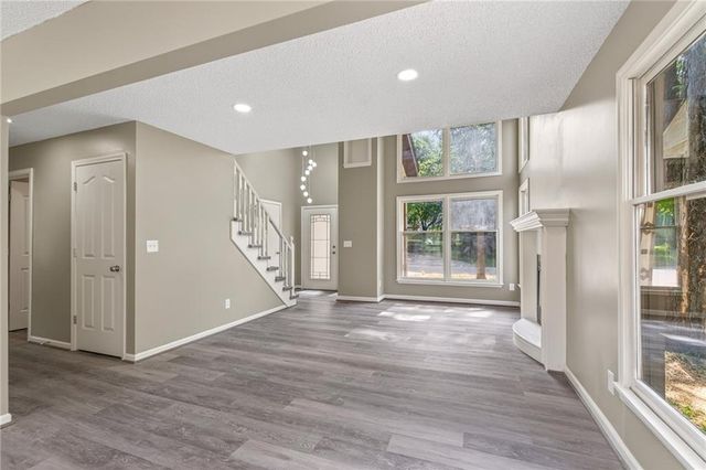 708 Autumn Drive, Belton, MO 64012