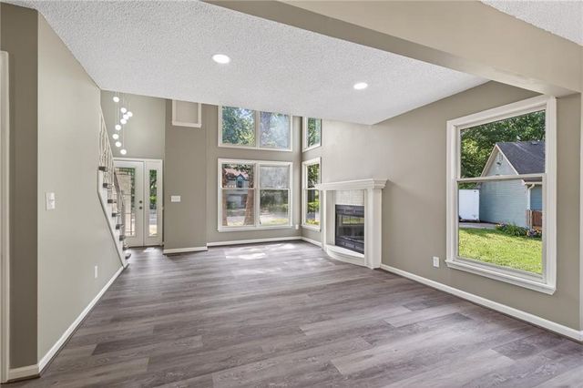 708 Autumn Drive, Belton, MO 64012
