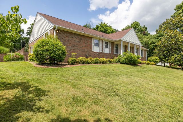 1301 White Dr, Lewisburg, TN 37091
