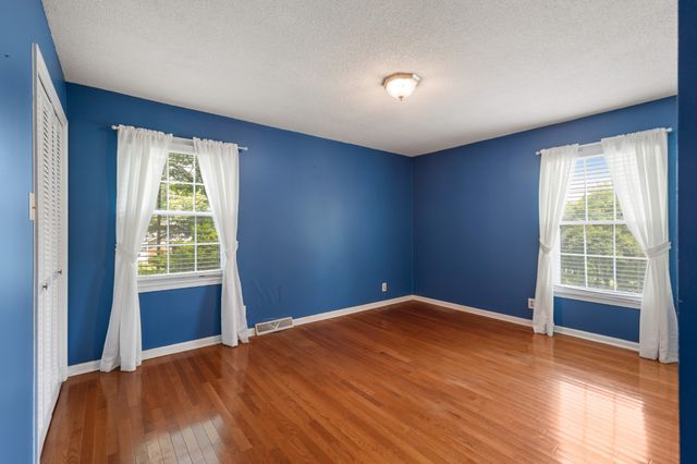 1301 White Dr, Lewisburg, TN 37091