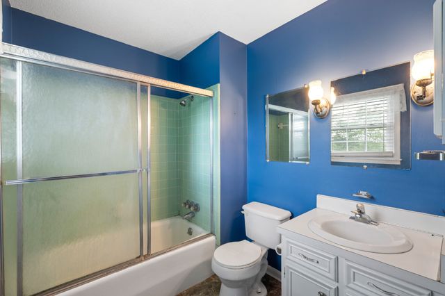 1301 White Dr, Lewisburg, TN 37091