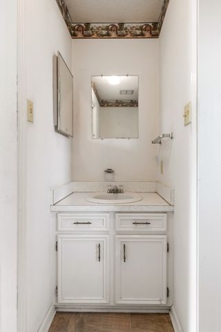 1301 White Dr, Lewisburg, TN 37091