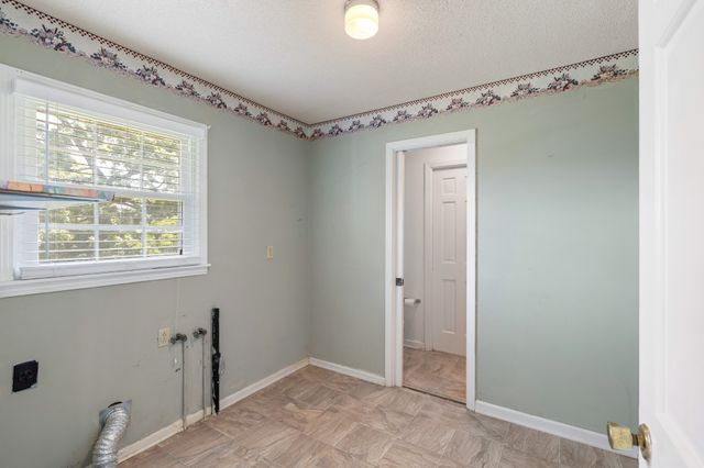 1301 White Dr, Lewisburg, TN 37091