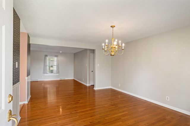 1301 White Dr, Lewisburg, TN 37091