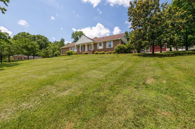 1301 White Dr, Lewisburg, TN 37091