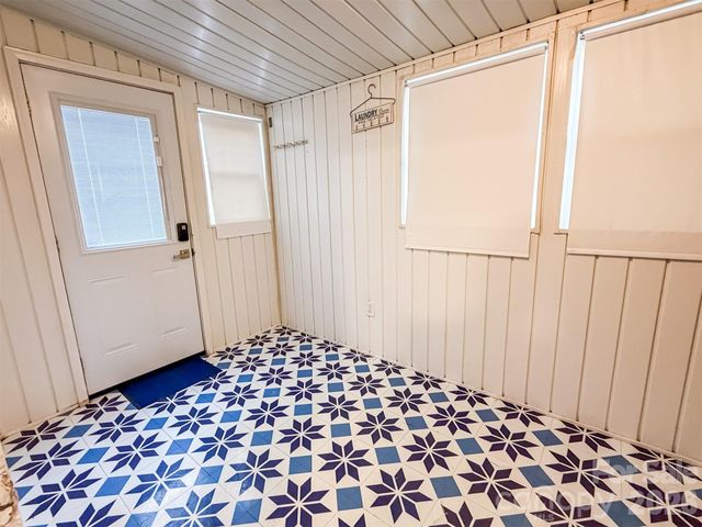 29 10th Street SE, Hickory, NC 28602
