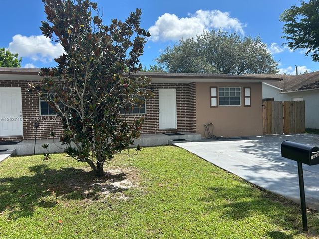 1923 SW 99th Ter, Miramar, FL 33025