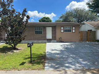 1923 SW 99th Ter, Miramar, FL 33025