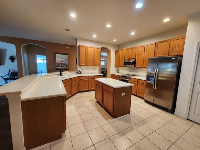 1829 MIRA LAGO CIRCLE, Ruskin, FL 33570