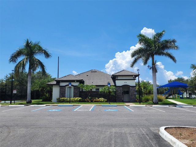 1829 MIRA LAGO CIRCLE, Ruskin, FL 33570