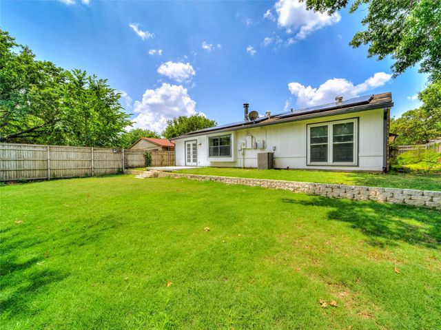 2602 Underwood Lane, Euless, TX 76039