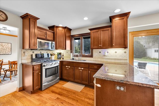 236 Isleview Drive, Oswego, IL 60543