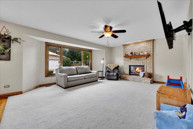236 Isleview Drive, Oswego, IL 60543