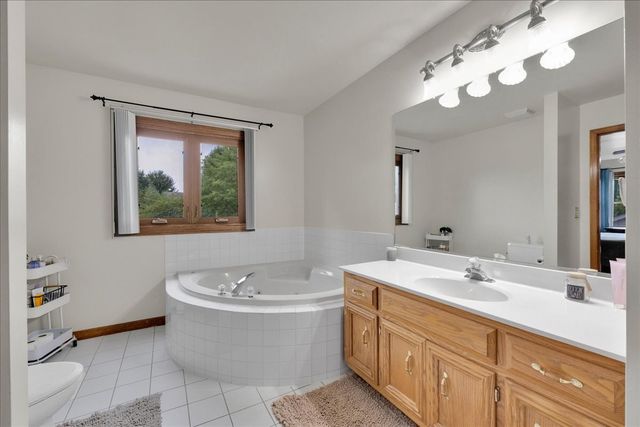 236 Isleview Drive, Oswego, IL 60543