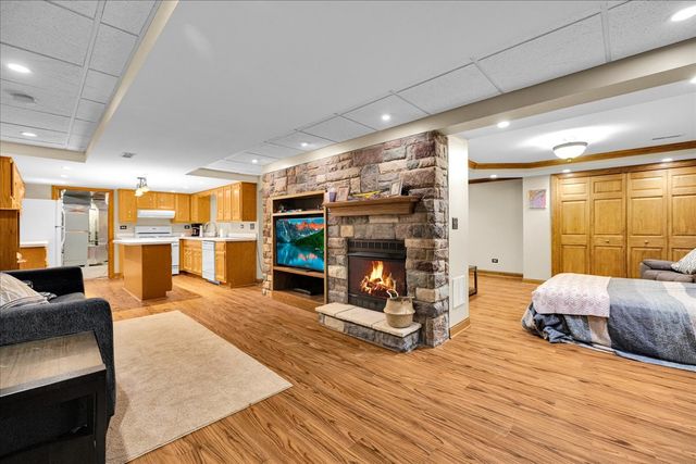 236 Isleview Drive, Oswego, IL 60543
