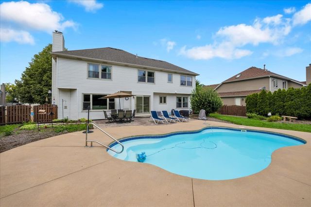 236 Isleview Drive, Oswego, IL 60543