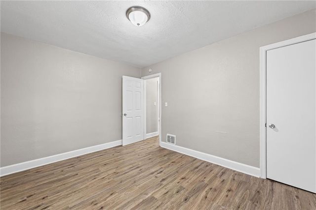 6715 Walrond Avenue, Kansas City, MO 64132