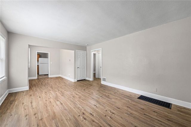 6715 Walrond Avenue, Kansas City, MO 64132