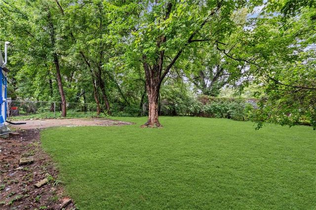 6715 Walrond Avenue, Kansas City, MO 64132