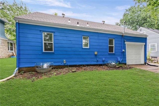6715 Walrond Avenue, Kansas City, MO 64132