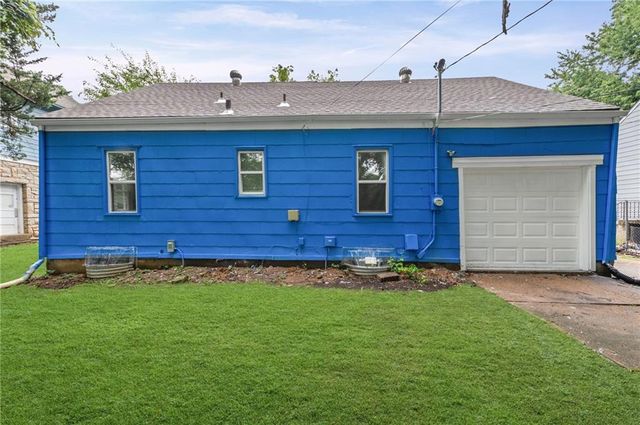 6715 Walrond Avenue, Kansas City, MO 64132