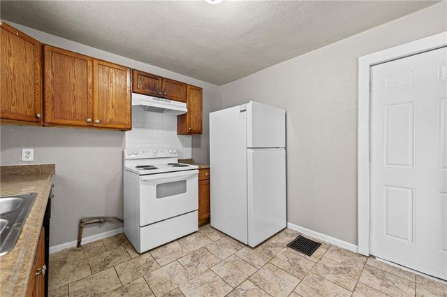 6715 Walrond Avenue, Kansas City, MO 64132