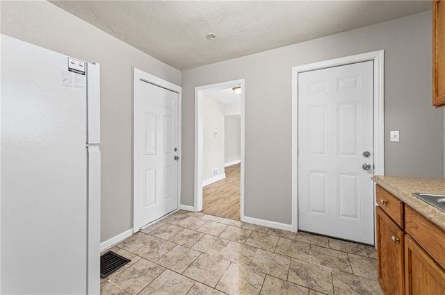 6715 Walrond Avenue, Kansas City, MO 64132